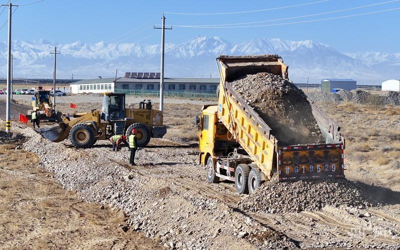 甘肅民樂:產業路項目建設“火力全開”